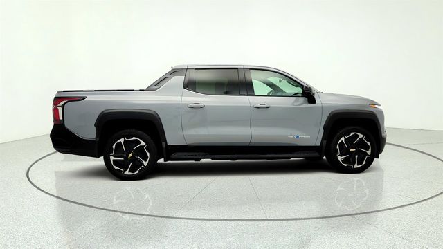 2026 Chevrolet Silverado EV e4WD Crew Cab Max Range LT w/ Soft Rolling Bed Cover - 23045463 - 3