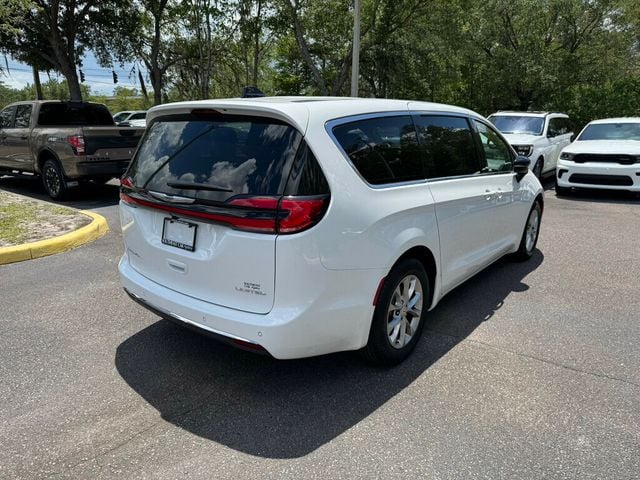 2026 Chrysler Pacifica Limited FWD - 23028615 - 11