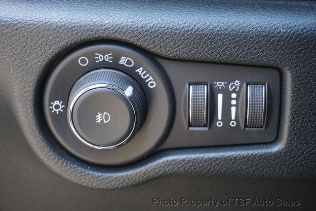 2026 Chrysler Pacifica Select FWD - 23011556 - 34