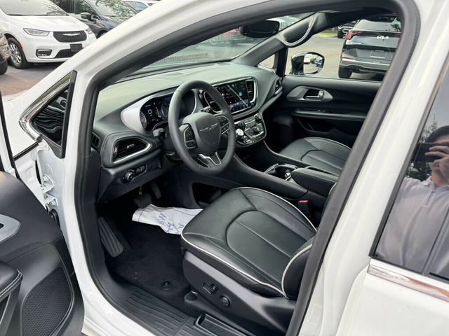 2026 Chrysler Pacifica sold-phillips chrysler-$36,500 - 23029962 - 2