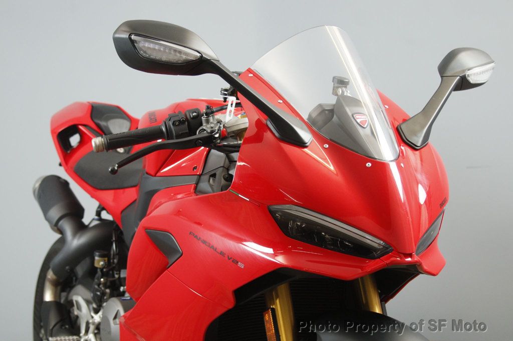 2026 Ducati Panigale V2 S One Owner, 606 Miles - 22994960 | Video 1