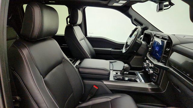 2026 Ford F-150 LARIAT 4WD SuperCrew 6.5' Box w/ 501A, Bed Utility Pkg, Moonroof - 23033201 - 23