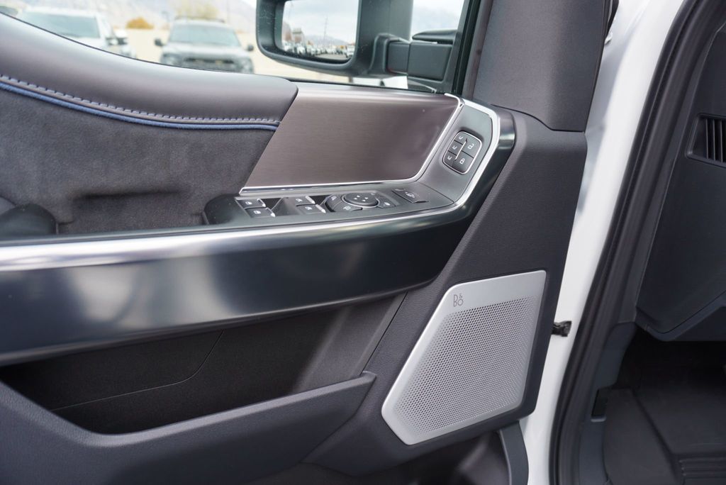 2026 Ford SUPER DUTY F-350 PLATINUM - 22942638 - 32