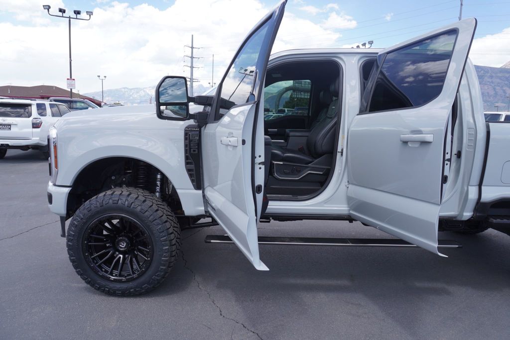 2026 Ford SUPER DUTY F-350 PLATINUM - 23050513 - 19