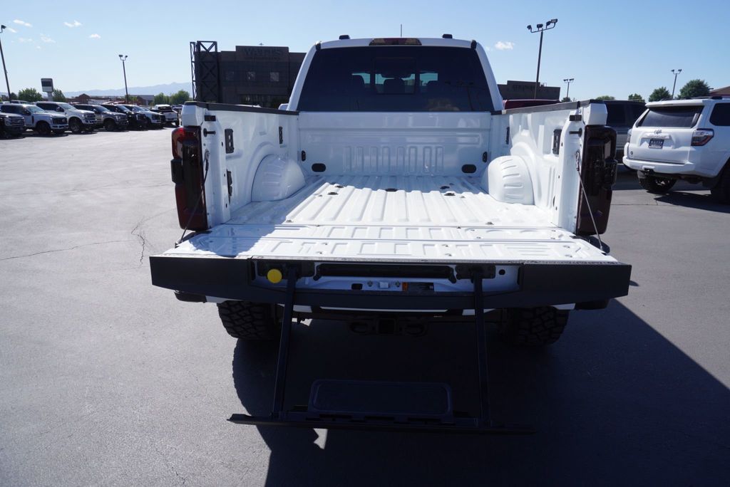 2026 Ford SUPER DUTY F-350 PLATINUM FX4 - 23030727 - 11