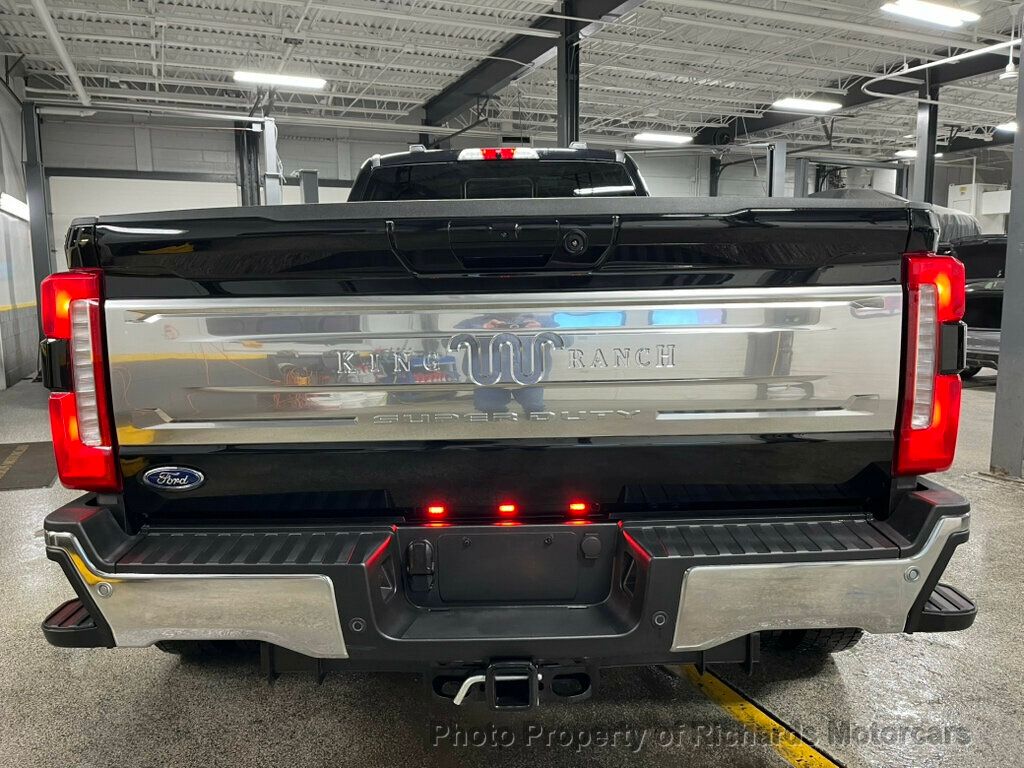 2026 Ford Super Duty F-450 DRW King Ranch 4WD Crew Cab 8' Box - 22958231 - 3