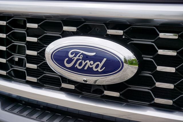 2026 Ford Super Duty F-450 DRW Platinum 4WD Crew Cab 8' Box - 23017218 - 49