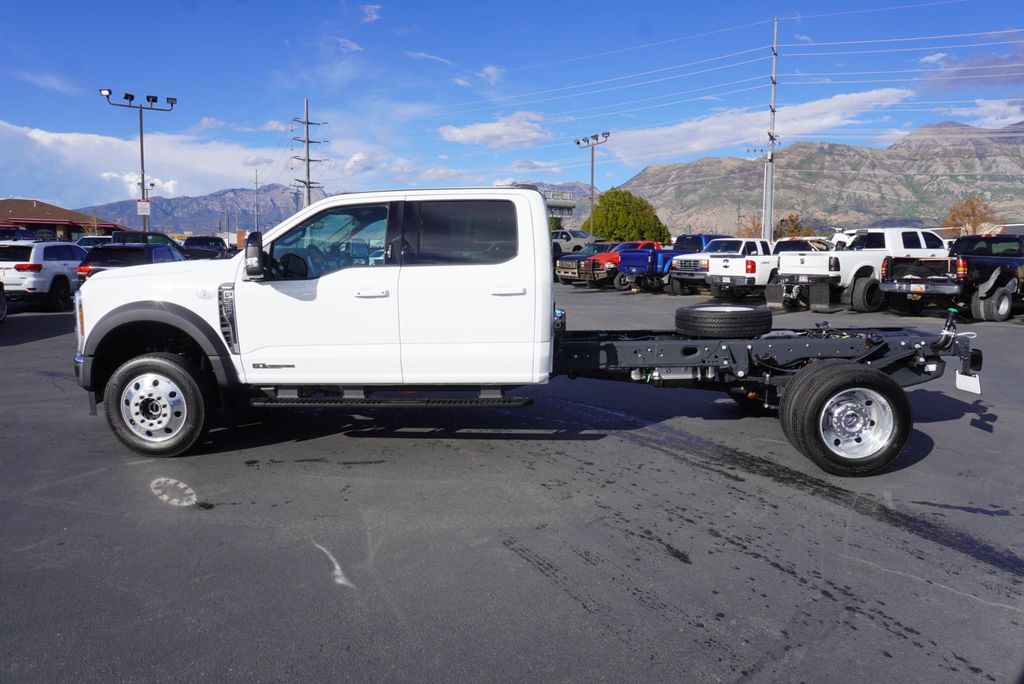 2026 Ford SUPER DUTY F-550 LARIAT - 23085650 - 1