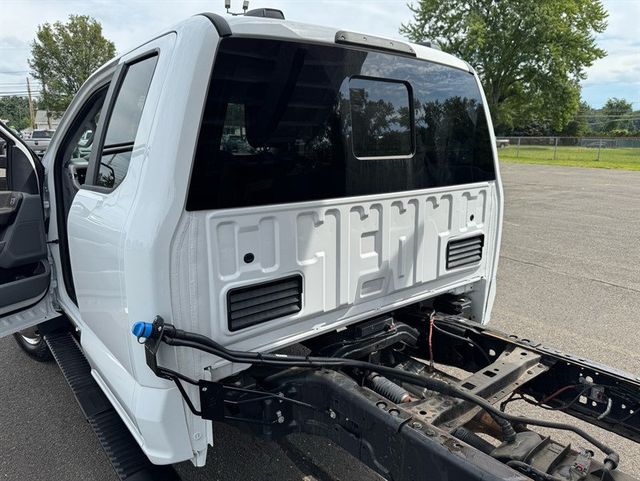 2026 Ford Super Duty F-550 DRW SuperCab DRW 4WD - 23075212 - 11