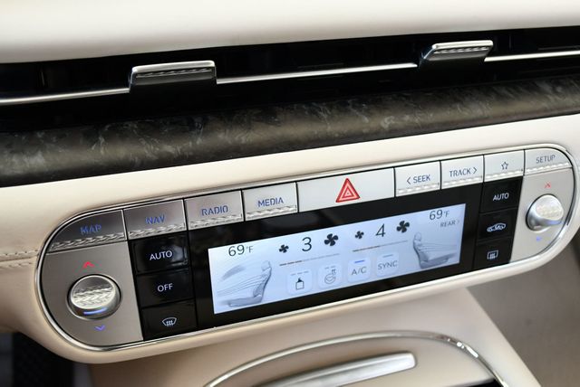 2026 Genesis G90 3.5T e-SC AWD W/Navigation and Bang & Olufsen Audio - 23016964 - 42