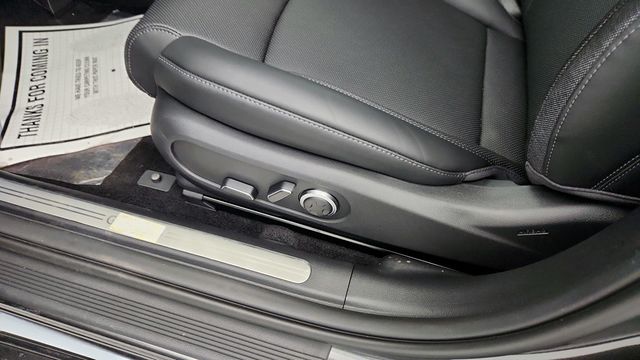 2026 Genesis GV60 19'' AWD (282 miles range) - 22957040 - 10