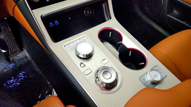 2026 Genesis GV80 2.5T Prestige AWD w/ 22’’ Wheels, HUD & Panoramic Roof - 23099985 - 16