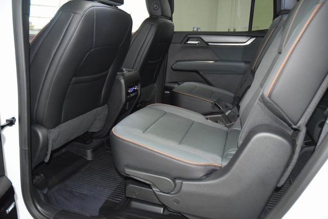 2026 GMC Acadia AWD 4dr AT4 - 22936322 - 40