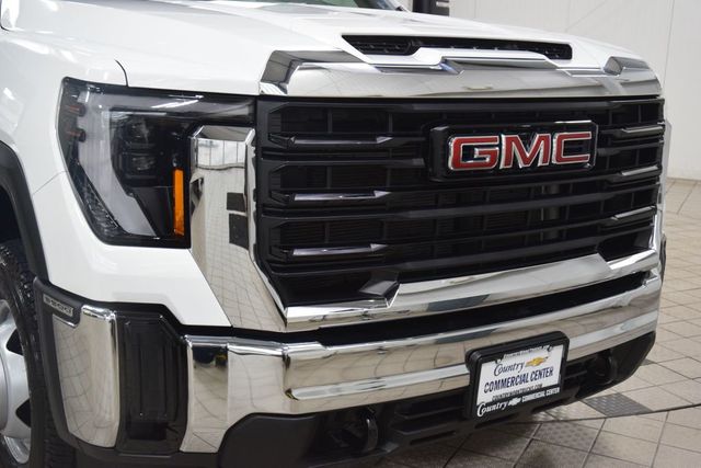 2026 GMC Sierra 3500HD 3500HD CREW 4X4 * 6.6 V8 * 9' READING UTILITY * 6K MILES - 23029383 - 6