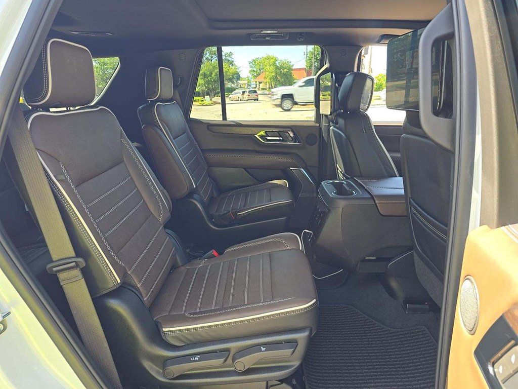 2026 GMC Yukon 4WD 4dr Denali Ultimate - 23053953 - 10