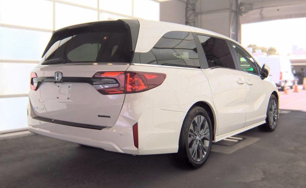 2026 Honda Odyssey Touring Automatic - 23079461 - 3