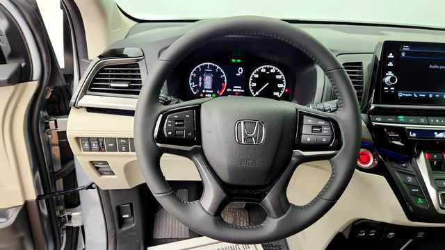 2026 Honda Odyssey Touring Automatic w/ Rear Entertainment - 23063947 - 13