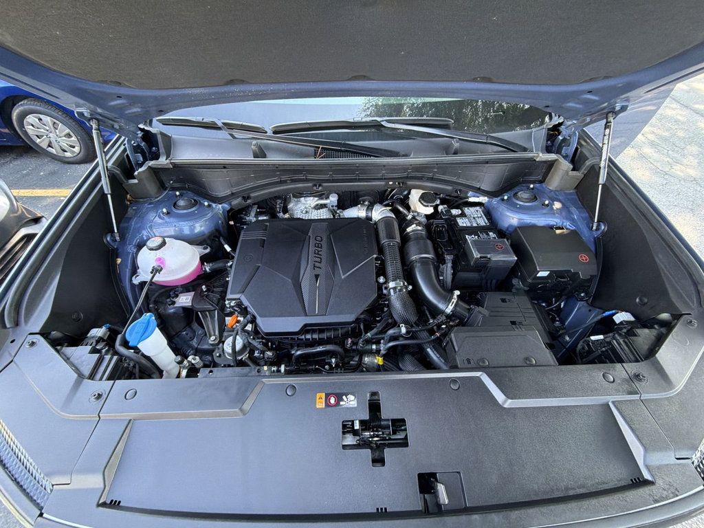 Hyundai Santa Fe SEL photo 11