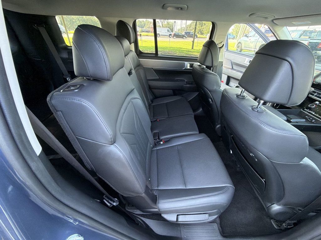Hyundai Santa Fe SEL photo 21