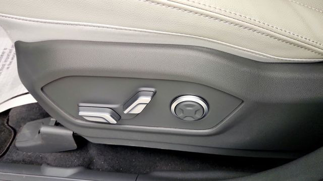 2026 Hyundai Santa Fe Hybrid Limited FWD w/ 2nd-Row Bench, Remote Smart Parking & Bose - 23091716 - 11