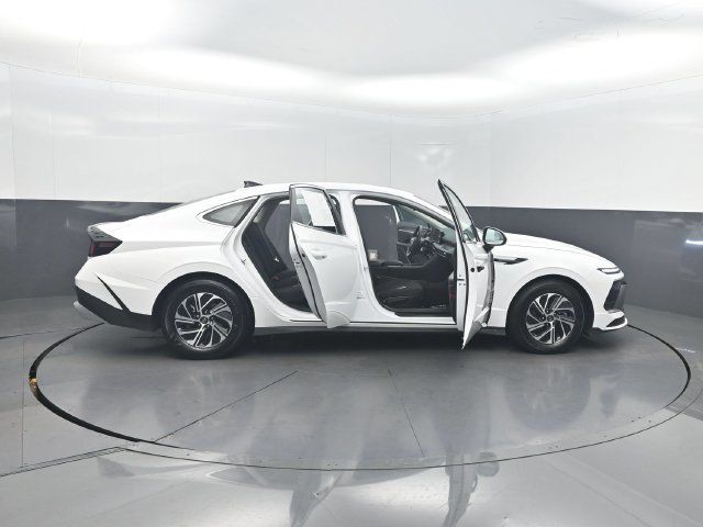 2026 Hyundai Sonata Hybrid Blue FWD - 23065603 - 32