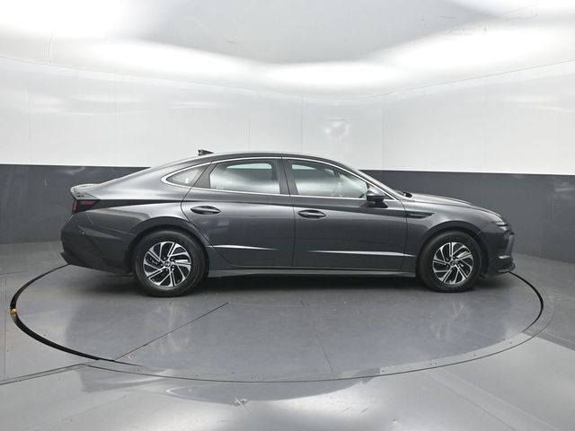 2026 Hyundai Sonata Hybrid Blue FWD - 23062531 - 32