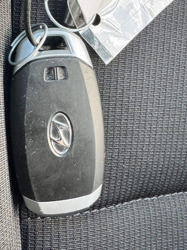 2026 Hyundai Venue SEL - 23036025 - 15