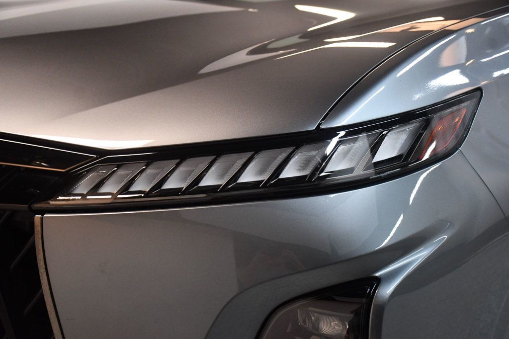 Infiniti QX80 photo 10