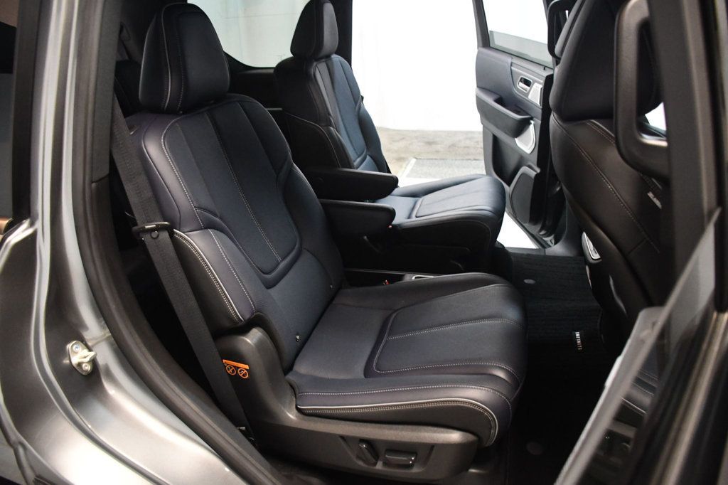 Infiniti QX80 photo 38