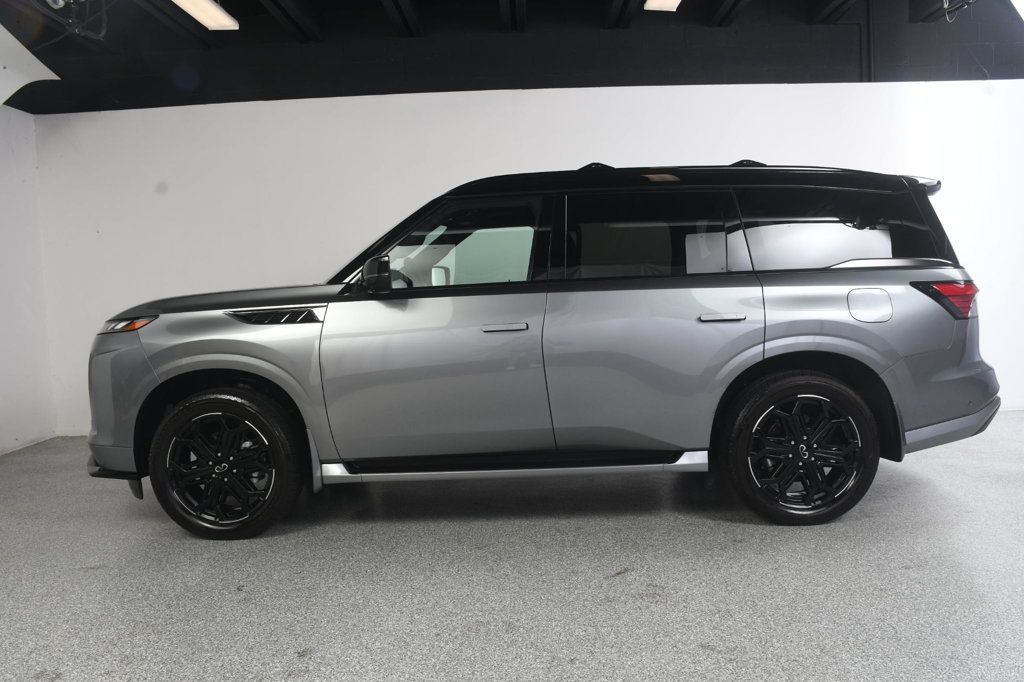 Infiniti QX80 photo 4