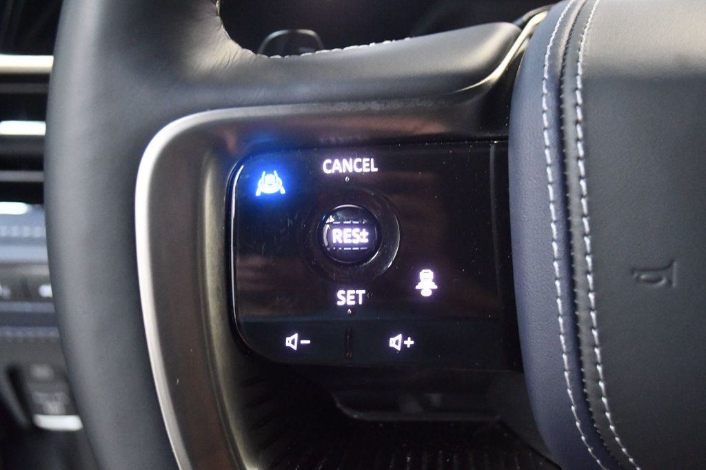 Infiniti QX80 photo 45