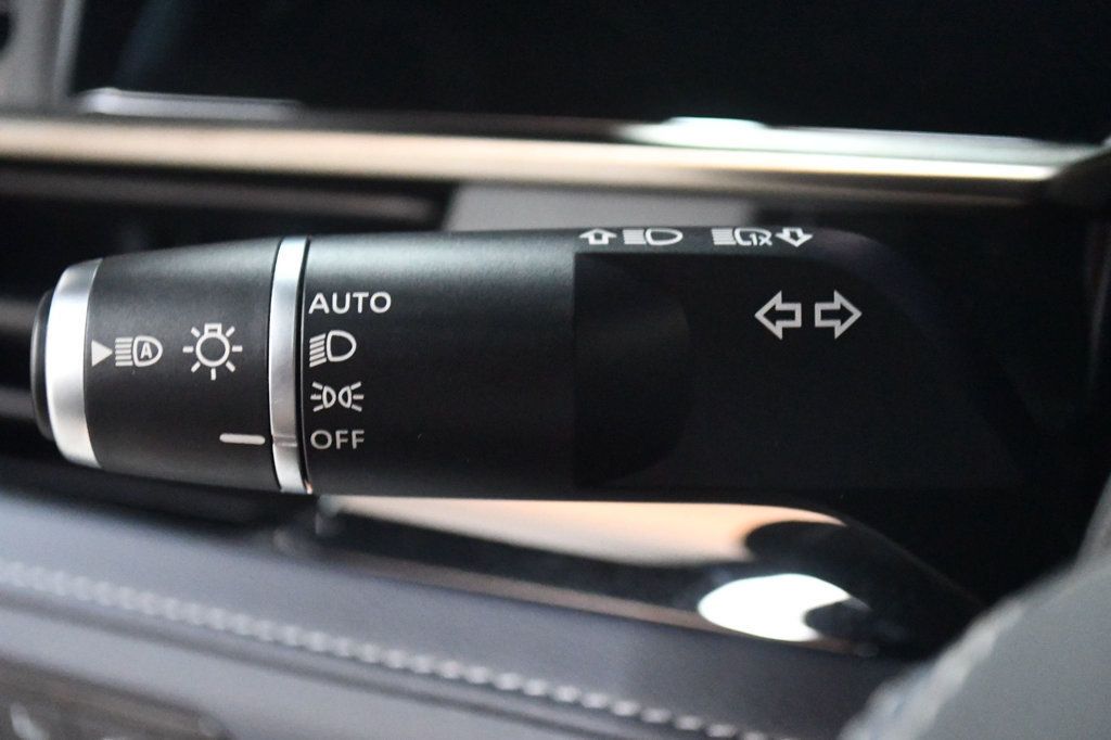Infiniti QX80 photo 65