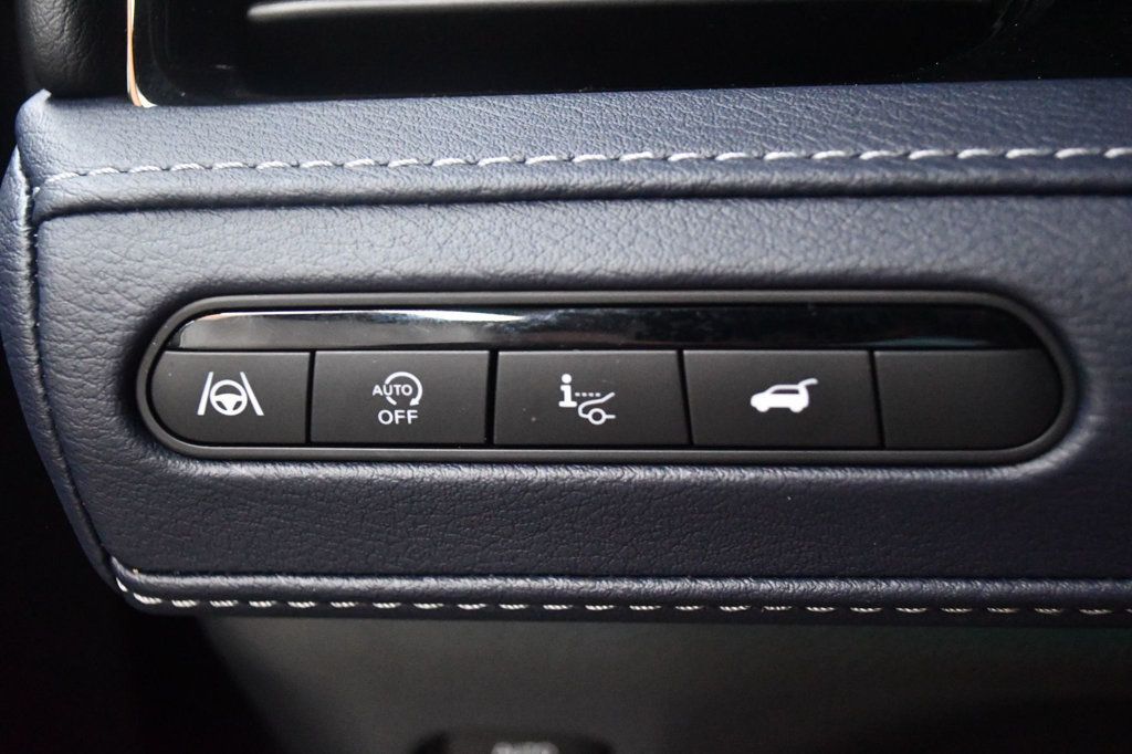 Infiniti QX80 photo 66