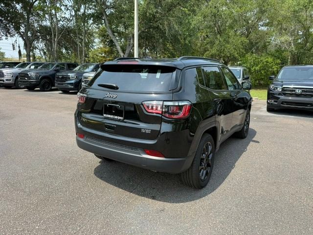 2026 Jeep Compass Latitude 4x4 - 23057460 - 9