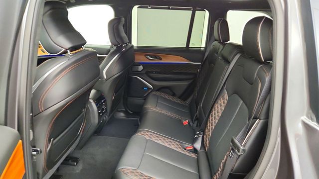 2026 Jeep Grand Cherokee Summit 4x4 w/ Obsidian Pkg - 23079881 - 18