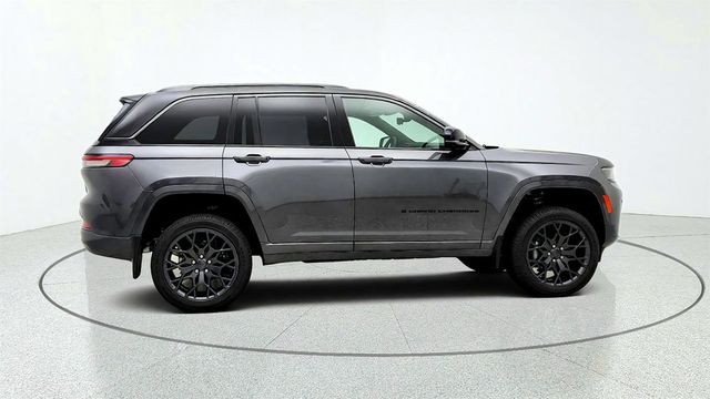 2026 Jeep Grand Cherokee Summit 4x4 w/ Obsidian Pkg - 23079881 - 3