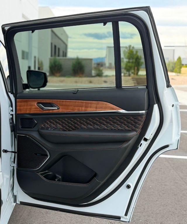 2026 Jeep Grand Cherokee L Summit 4x4 - 23002967 - 28