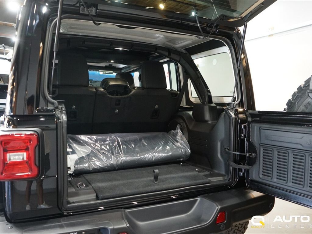 2026 Jeep Wrangler  - 23068759 - 35