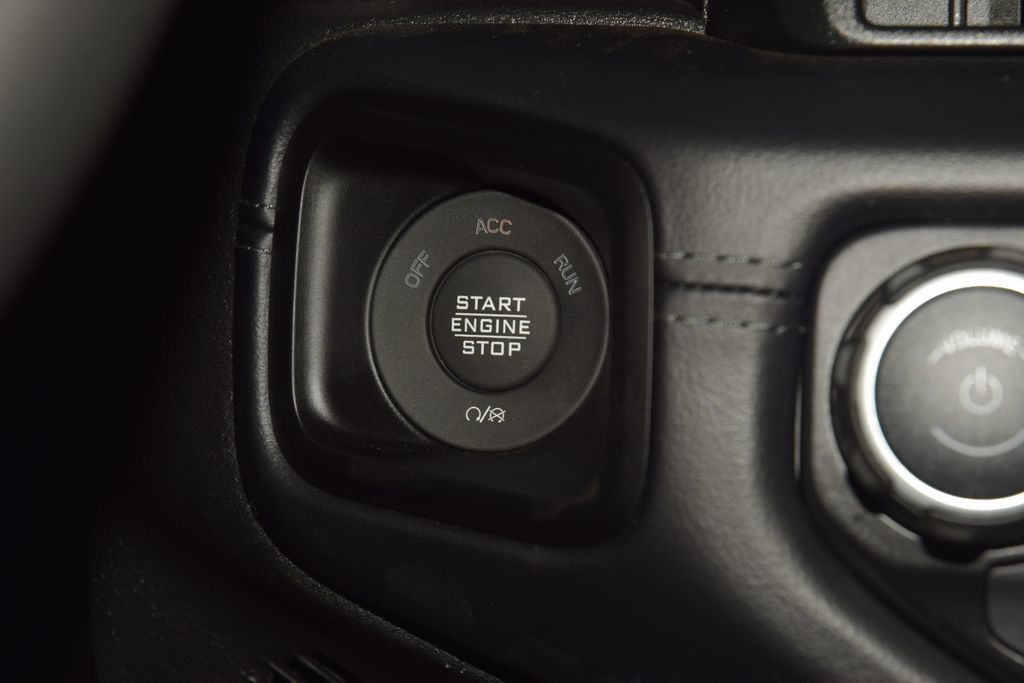 2026 Jeep Wrangler Rubicon X - 23027236 - 37