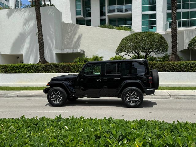 2026 Jeep Wrangler Sahara 4 Door 4x4 - 23013372 - 9