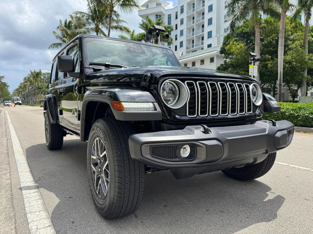 2026 Jeep Wrangler Sahara 4 Door 4x4 - 23013372 - 7
