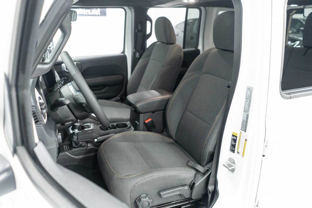 Jeep Wrangler photo 11