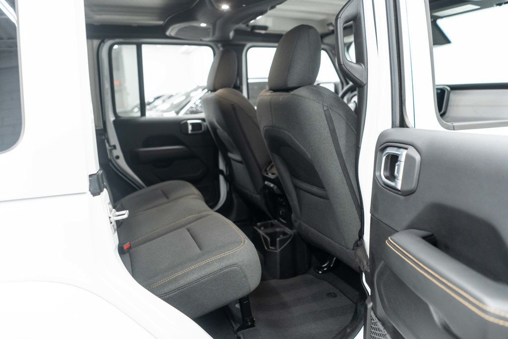 Jeep Wrangler photo 14
