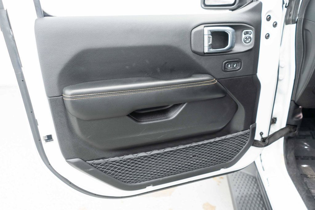 Jeep Wrangler photo 15