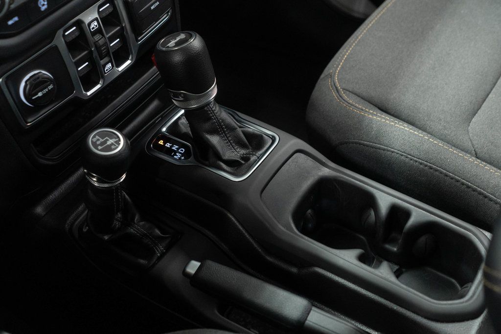 Jeep Wrangler photo 18
