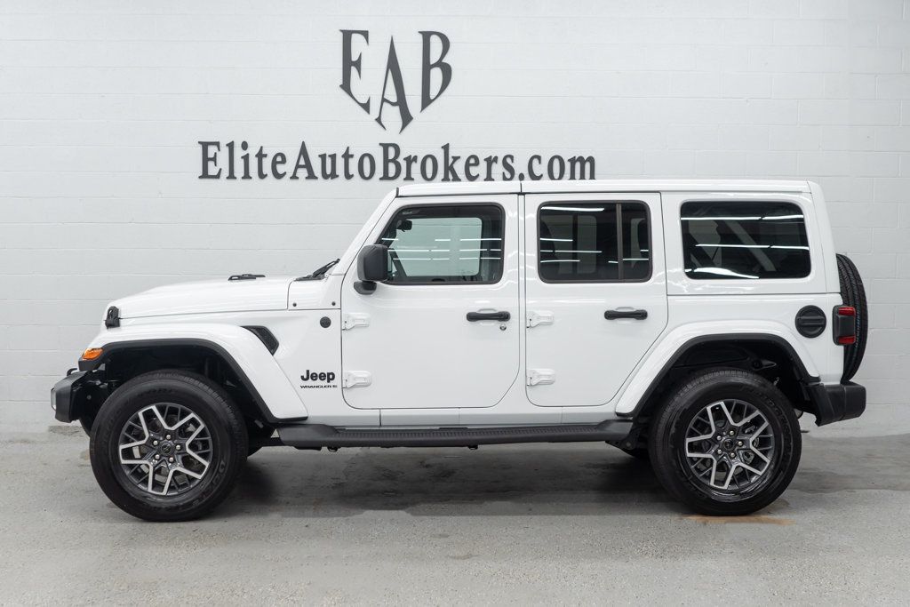 Jeep Wrangler photo 2