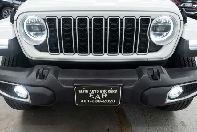 2026 Jeep Wrangler Sahara 4 Door 4x4 - 23081708 - 34