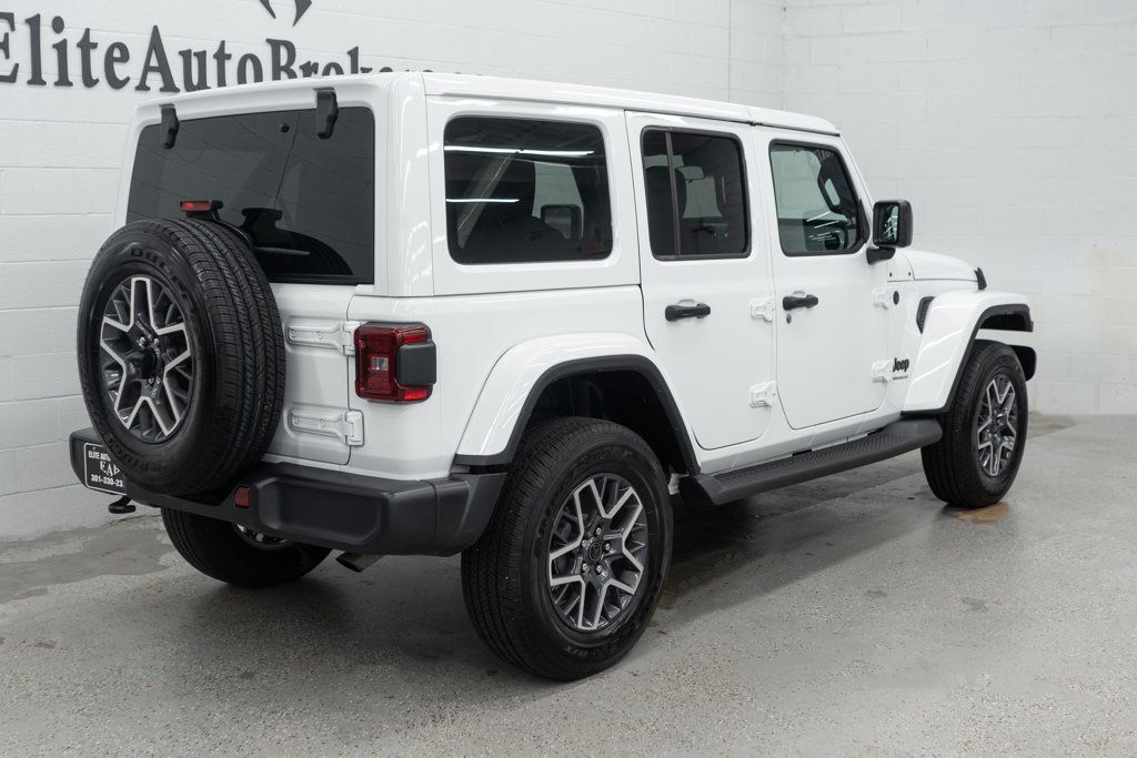 Jeep Wrangler photo 8