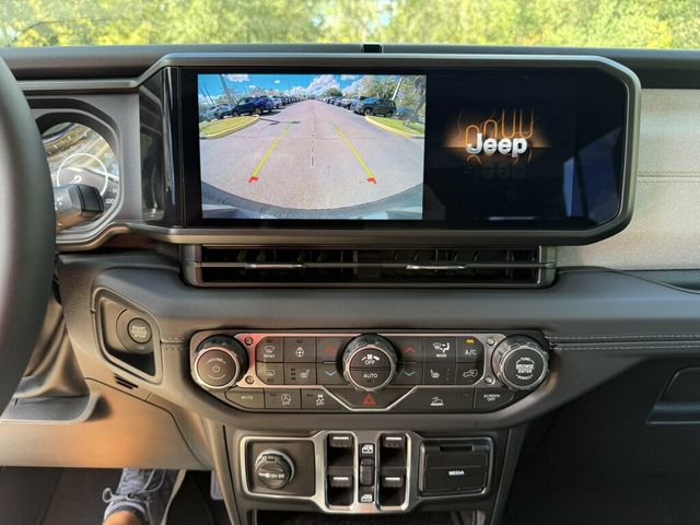 2026 Jeep Wrangler Sahara 4 Door 4x4 - 23094773 - 5