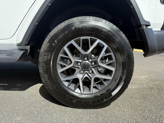 2026 Jeep Wrangler Sahara 4 Door 4x4 - 23094773 - 8